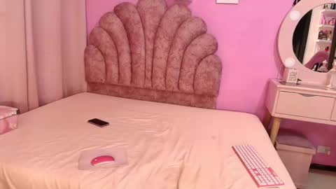 Snapshot of aldana_stone chatting on 11/21/25, 01:48 aldana_stone online show from 11/21/25, 01:48