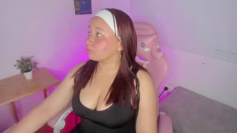 Snapshot of ale_alejandra chatting on 05/20/26, 02:01 Alejandra online show from 05/20/26, 02:01