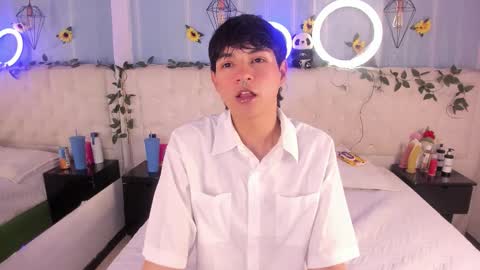 Snapshot of ale_aurarashi chatting on 11/25/25, 03:17 ale_aurarashi online show from 11/25/25, 03:17