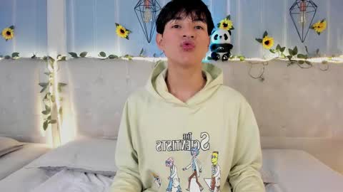 Snapshot of ale_aurarashi chatting on 12/01/25, 04:50 ale_aurarashi online show from 12/01/25, 04:50