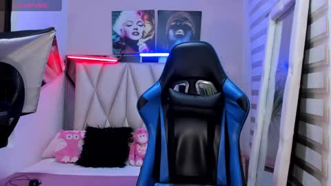 Snapshot of ale_noah_xxx chatting on 12/15/24, 12:51 ale_noah_xxx online show from 12/15/24, 12:51