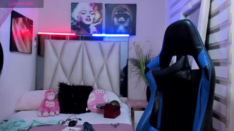 Snapshot of ale_noah_xxx chatting on 01/04/25, 03:18 ale_noah_xxx online show from 01/04/25, 03:18