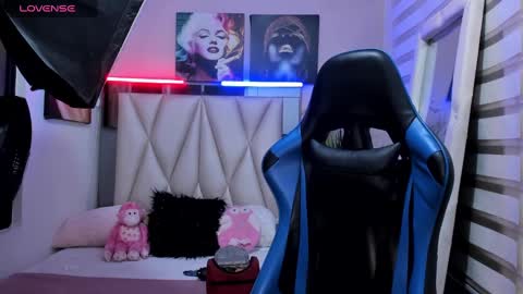 Snapshot of ale_noah_xxx chatting on 01/05/25, 04:04 ale_noah_xxx online show from 01/05/25, 04:04