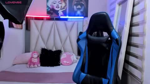 Snapshot of ale_noah_xxx chatting on 01/06/25, 02:48 ale_noah_xxx online show from 01/06/25, 02:48