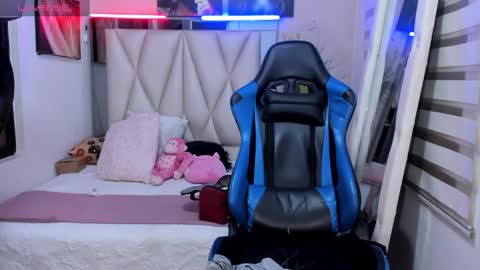 Snapshot of ale_noah_xxx chatting on 01/11/25, 07:39 ale_noah_xxx online show from 01/11/25, 07:39