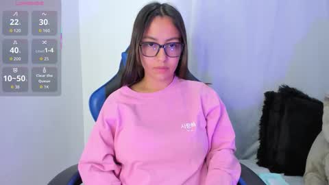 Snapshot of aleaa_ chatting on 10/22/25, 01:06 aleaa online show from 10/22/25, 01:06