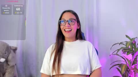 Snapshot of aleaa_ chatting on 11/01/25, 01:18 aleaa online show from 11/01/25, 01:18