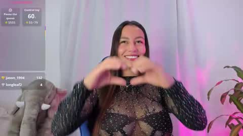 Snapshot of aleaa_ chatting on 12/01/25, 01:32 aleaa online show from 12/01/25, 01:32