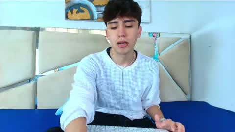 Snapshot of alec_rogue chatting on 11/27/25, 01:35 alec online show from 11/27/25, 01:35