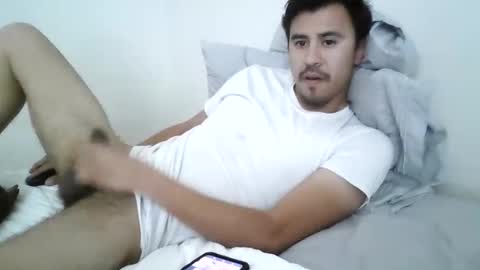 Snapshot of aleccksz chatting on 11/26/25, 07:26 PoonHandler online show from 11/26/25, 07:26