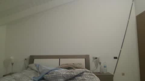 Snapshot of aledewalt chatting on 01/01/25, 05:33 call me on skp alexdewalt online show from 01/01/25, 05:33