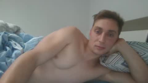 Snapshot of aledewalt chatting on 01/04/25, 07:45 call me on skp alexdewalt online show from 01/04/25, 07:45