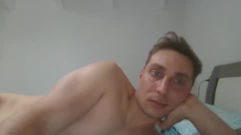 Snapshot of aledewalt chatting on 01/05/25, 02:30 call me on skp alexdewalt online show from 01/05/25, 02:30