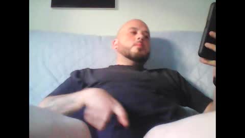 Snapshot of aleeexxxx4u chatting on 09/23/25, 09:01 aleeexxxx4u online show from 09/23/25, 09:01