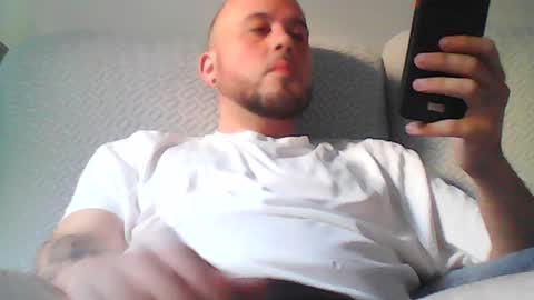 Snapshot of aleeexxxx4u chatting on 06/17/26, 07:44 aleeexxxx4u online show from 06/17/26, 07:44