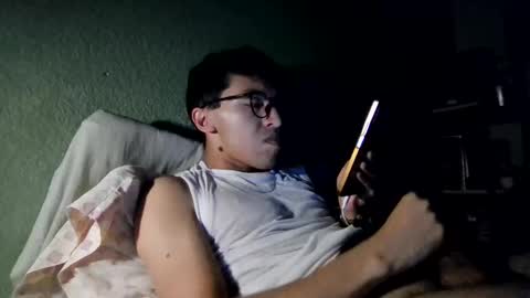 Snapshot of aleexrune chatting on 10/22/25, 04:13 aleexrune online show from 10/22/25, 04:13