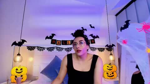 Snapshot of alehia_cute chatting on 11/01/25, 10:12 Alehia Cute online show from 11/01/25, 10:12