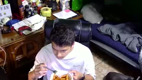 Snapshot of alej277901 chatting on 06/05/26, 04:52 Terry Spike online show from 06/05/26, 04:52