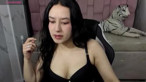 Snapshot of aleja05_b chatting on 11/09/25, 12:47 aleja online show from 11/09/25, 12:47