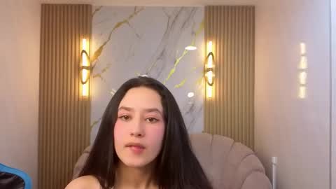 Snapshot of aleja05_b chatting on 11/15/25, 08:38 aleja online show from 11/15/25, 08:38