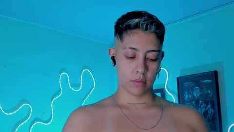 Alejandra online show from 02/25/26, 01:04