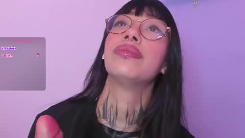 Snapshot of aleja_5 chatting on 11/14/25, 03:16 Ale online show from 11/14/25, 03:16