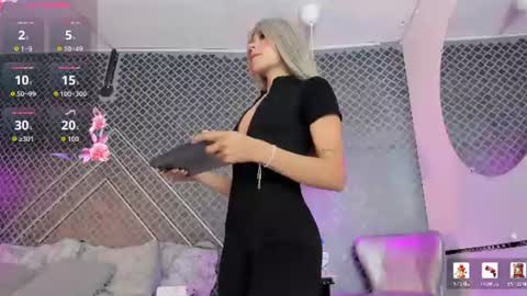 Snapshot of aleja_bloom chatting on 06/13/26, 11:41 aleja_bloom online show from 06/13/26, 11:41