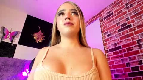 Snapshot of aleja_hill chatting on 06/18/26, 10:47 Aleja Hill online show from 06/18/26, 10:47