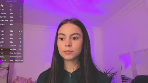 Snapshot of alejaa___ chatting on 06/16/26, 11:24 Alejandra online show from 06/16/26, 11:24