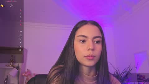 Snapshot of alejaa___ chatting on 06/30/26, 11:11 Alejandra online show from 06/30/26, 11:11