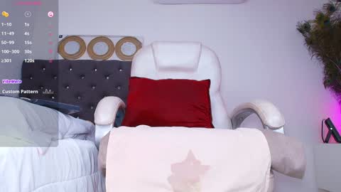 Alejandra online show from 12/23/24, 12:14