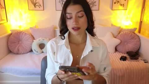 Alejandhra online show from 11/26/25, 12:06