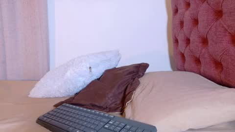 alejandra_dunn1 online show from 03/22/26, 07:39