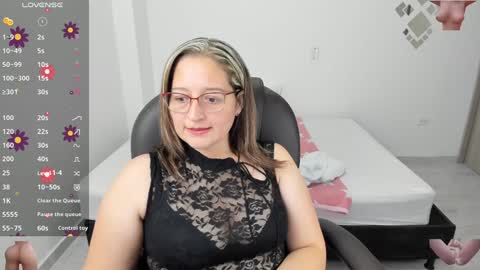 Snapshot of alejandra_milf_ chatting on 02/06/25, 11:15 alejandra online show from 02/06/25, 11:15