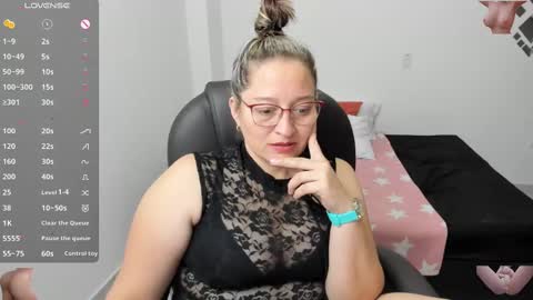 Snapshot of alejandra_milf_ chatting on 03/07/25, 11:27 alejandra online show from 03/07/25, 11:27