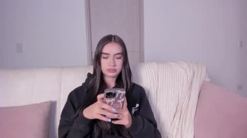 alejandraaa_ online show from 02/13/26, 01:01