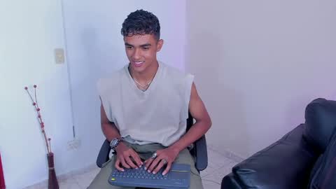 Snapshot of alejandro_williams chatting on 05/13/26, 10:27 Alejandro williams online show from 05/13/26, 10:27