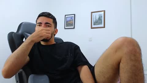 Snapshot of alejandroo_7 chatting on 12/24/24, 04:19 alejandroo_7 online show from 12/24/24, 04:19