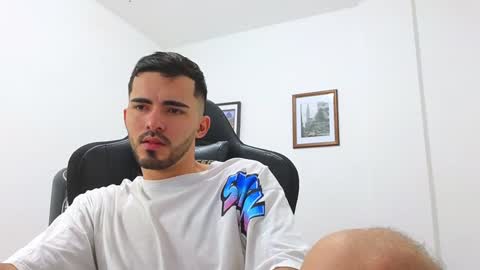 Snapshot of alejandroo_7 chatting on 01/01/25, 10:24 alejandroo_7 online show from 01/01/25, 10:24