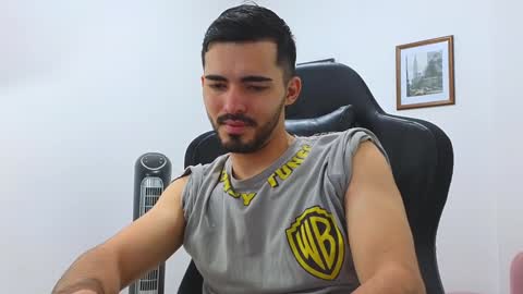 Snapshot of alejandroo_7 chatting on 01/08/25, 08:39 alejandroo_7 online show from 01/08/25, 08:39