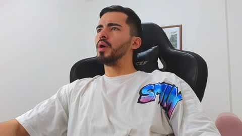 Snapshot of alejandroo_7 chatting on 01/13/25, 07:10 alejandroo_7 online show from 01/13/25, 07:10