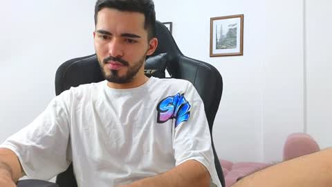 Snapshot of alejandroo_7 chatting on 01/14/25, 01:15 alejandroo_7 online show from 01/14/25, 01:15