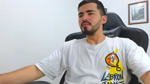 Snapshot of alejandroo_7 chatting on 01/15/25, 06:51 alejandroo_7 online show from 01/15/25, 06:51