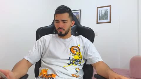 Snapshot of alejandroo_7 chatting on 02/01/25, 08:05 alejandroo_7 online show from 02/01/25, 08:05