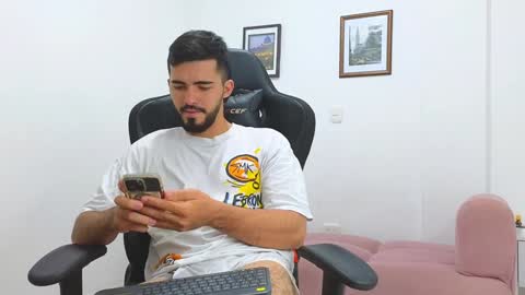 Snapshot of alejandroo_7 chatting on 02/01/25, 11:06 alejandroo_7 online show from 02/01/25, 11:06