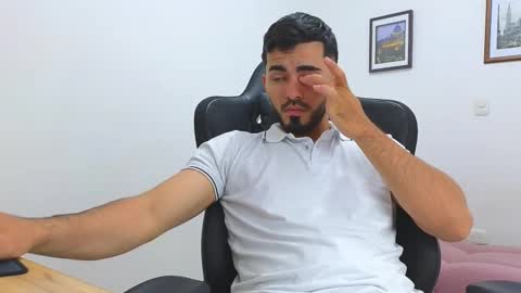 Snapshot of alejandroo_7 chatting on 02/14/25, 11:20 alejandroo_7 online show from 02/14/25, 11:20