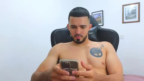 Snapshot of alejandroo_7 chatting on 02/26/25, 10:42 alejandroo_7 online show from 02/26/25, 10:42