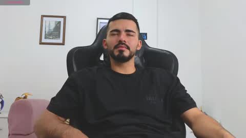 Snapshot of alejandroo_7 chatting on 09/23/25, 04:21 alejandroo_7 online show from 09/23/25, 04:21