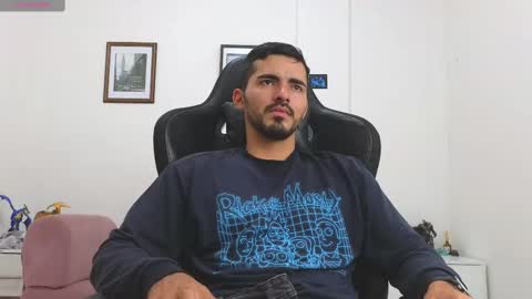 Snapshot of alejandroo_7 chatting on 10/06/25, 07:33 alejandroo_7 online show from 10/06/25, 07:33