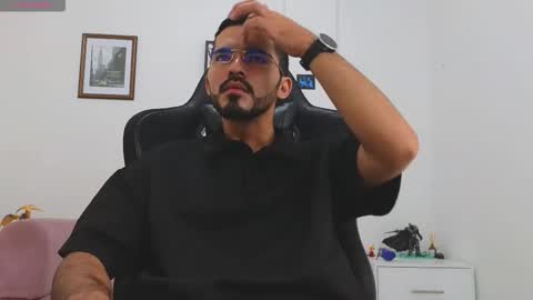 Snapshot of alejandroo_7 chatting on 10/11/25, 02:04 alejandroo_7 online show from 10/11/25, 02:04